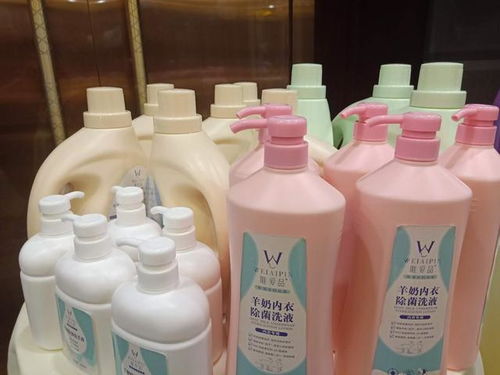 萬源成都商會走訪鴻利亮彩日用品，助力企業復工復產